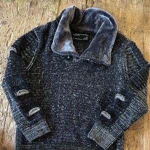 Men's Charcoal Sweater with Gray Collar
